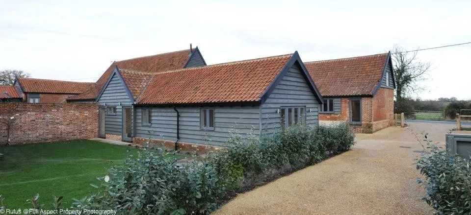 Elm Farm Barn 2 02